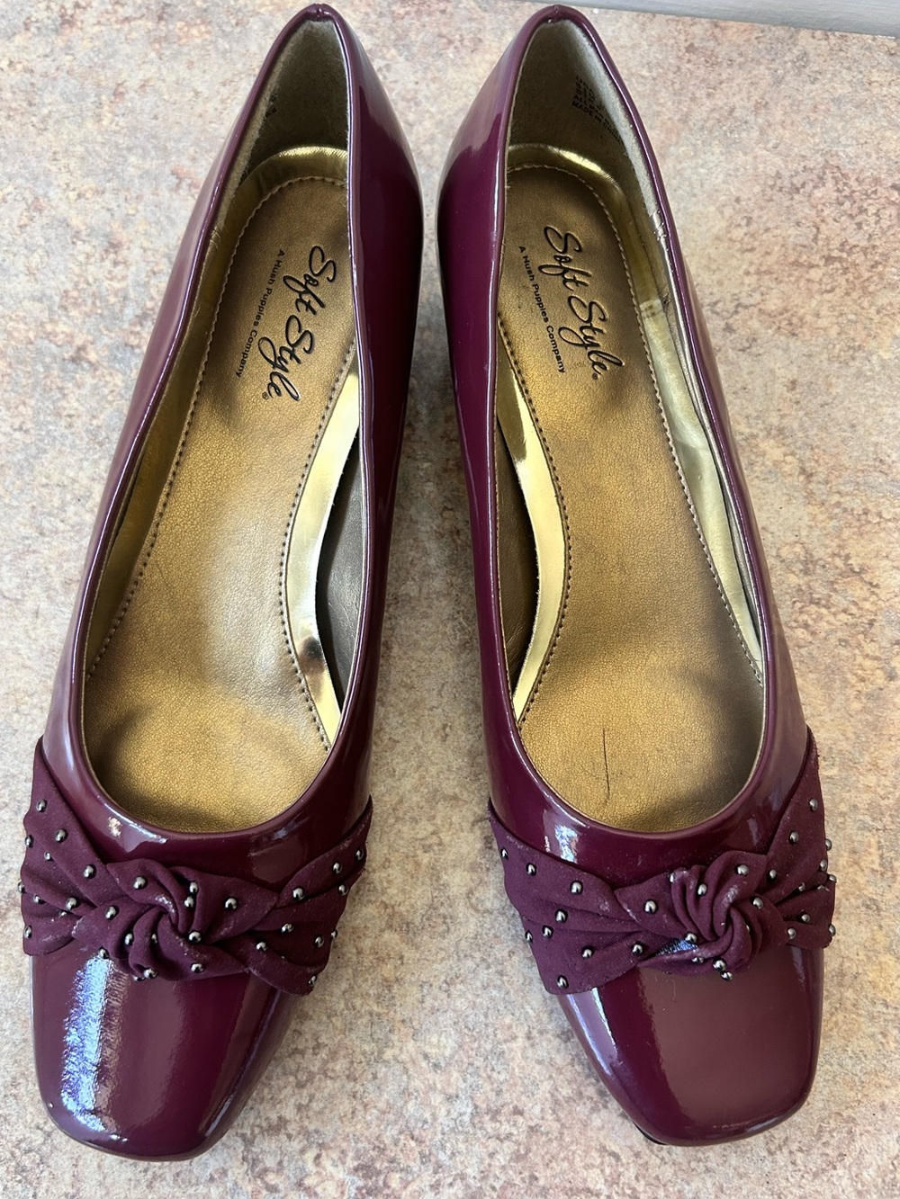 Soft Style by Hush Puppy Burgundy Faux Patent Leather Chunky Heels size 8.5